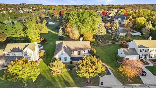 7930 S 47th STREET, Franklin, WI 53132