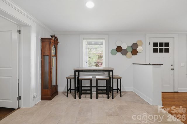 104 31st Avenue NE, Hickory, NC 28601