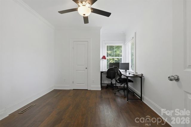 104 31st Avenue NE, Hickory, NC 28601