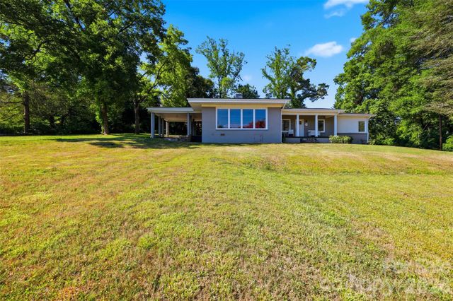 104 31st Avenue NE, Hickory, NC 28601
