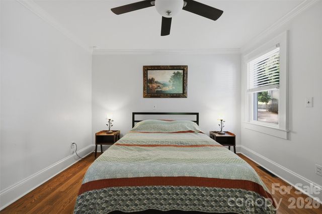 104 31st Avenue NE, Hickory, NC 28601