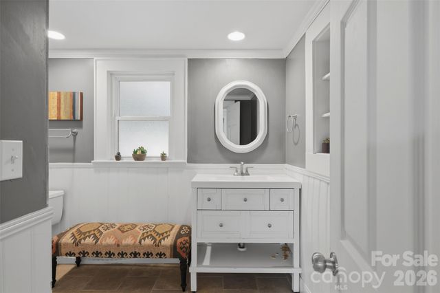 104 31st Avenue NE, Hickory, NC 28601
