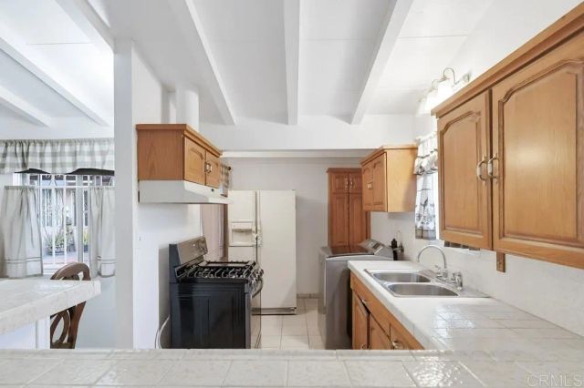 947 S Arizona Avenue, Los Angeles, CA 90022