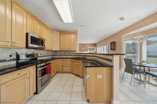 5163 Bayside Lake Boulevard, Stow, OH 44224