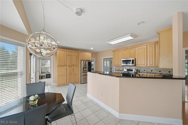 5163 Bayside Lake Boulevard, Stow, OH 44224