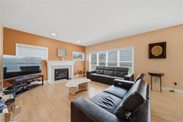 5163 Bayside Lake Boulevard, Stow, OH 44224