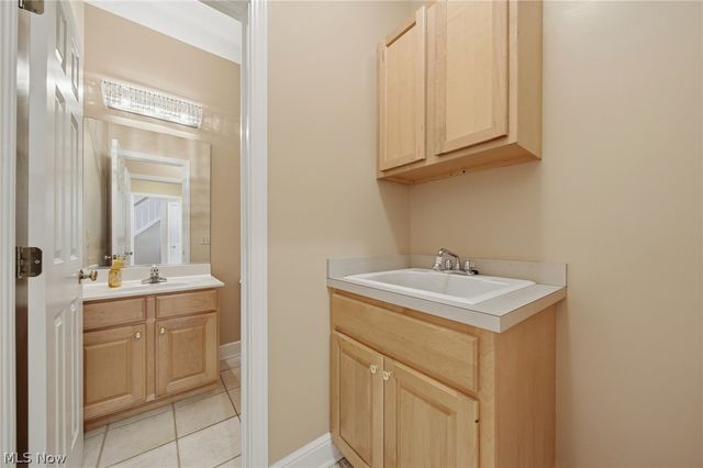5163 Bayside Lake Boulevard, Stow, OH 44224