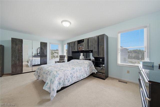 5163 Bayside Lake Boulevard, Stow, OH 44224