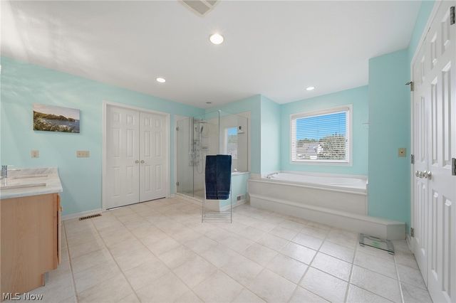 5163 Bayside Lake Boulevard, Stow, OH 44224