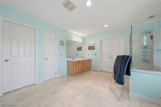 5163 Bayside Lake Boulevard, Stow, OH 44224