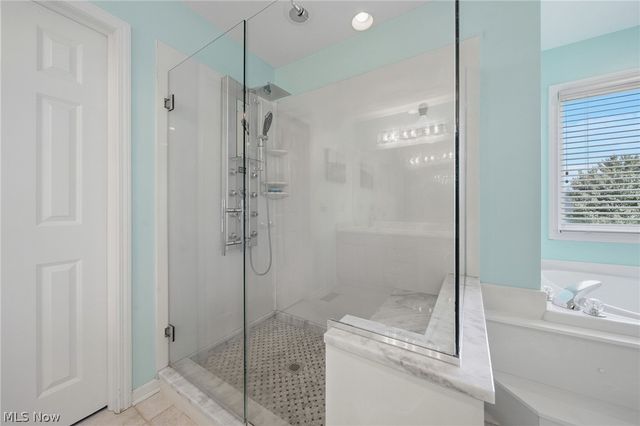 5163 Bayside Lake Boulevard, Stow, OH 44224