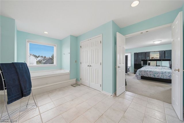 5163 Bayside Lake Boulevard, Stow, OH 44224