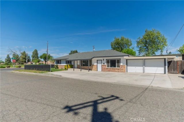 27 Emerald Drive, Merced, CA 95340