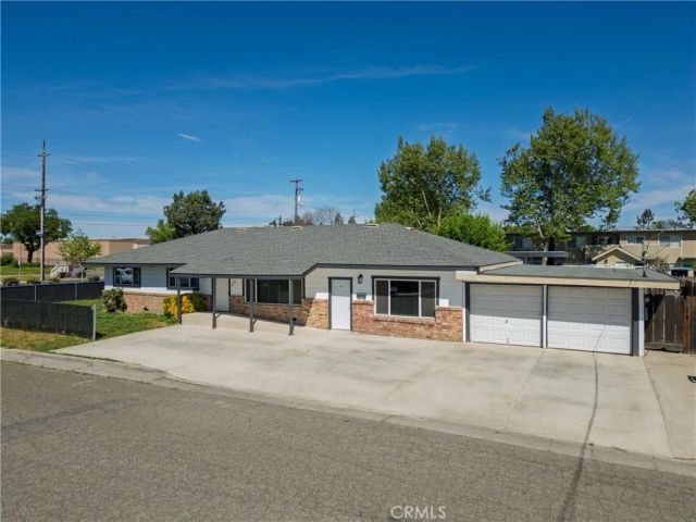27 Emerald Drive, Merced, CA 95340
