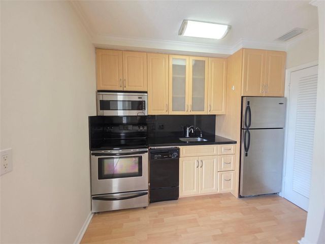 2131 NE 42nd Court 208e, Lighthouse Point, FL 33064