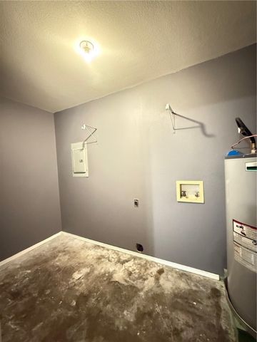 1306 E L Street, Russellville, AR 72801