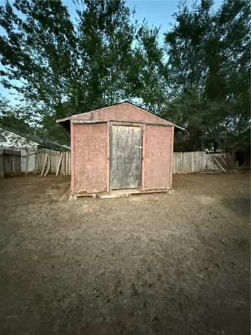 1306 E L Street, Russellville, AR 72801