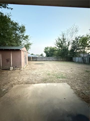 1306 E L Street, Russellville, AR 72801