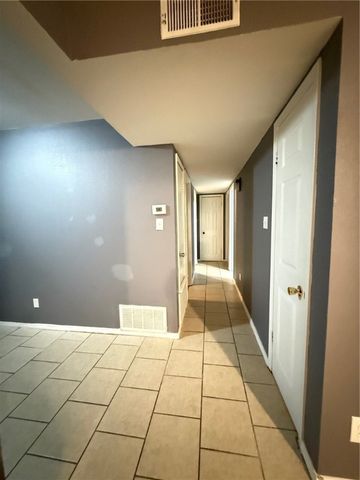 1306 E L Street, Russellville, AR 72801