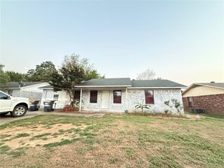 1306 E L Street, Russellville, AR 72801