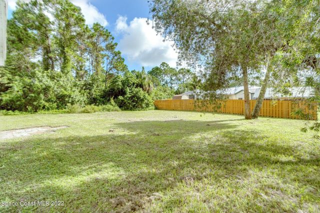 201 Jefferson Avenue NW, Palm Bay, FL 32907