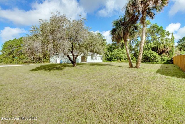 201 Jefferson Avenue NW, Palm Bay, FL 32907