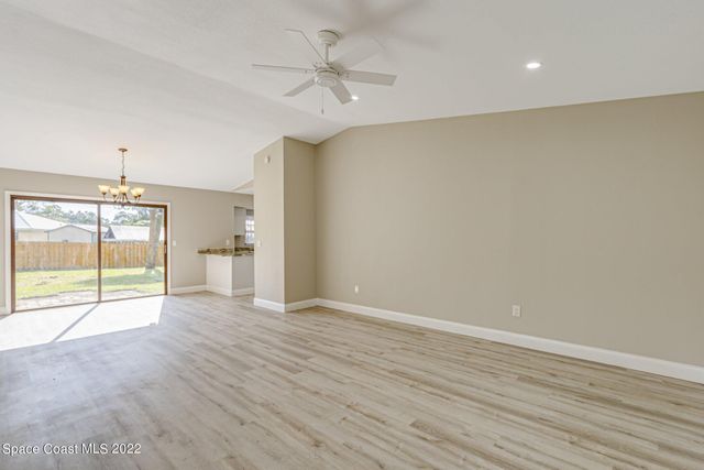 201 Jefferson Avenue NW, Palm Bay, FL 32907