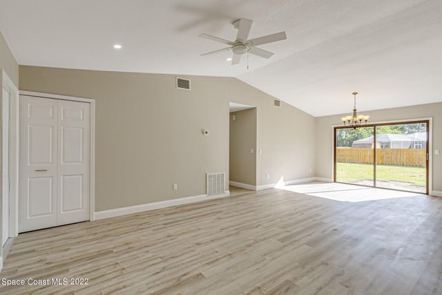 201 Jefferson Avenue NW, Palm Bay, FL 32907