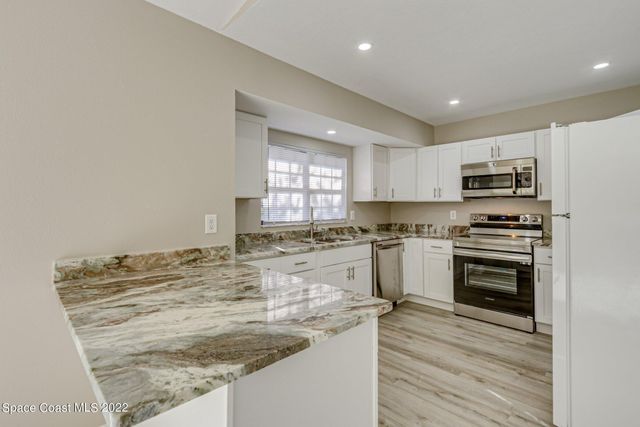 201 Jefferson Avenue NW, Palm Bay, FL 32907