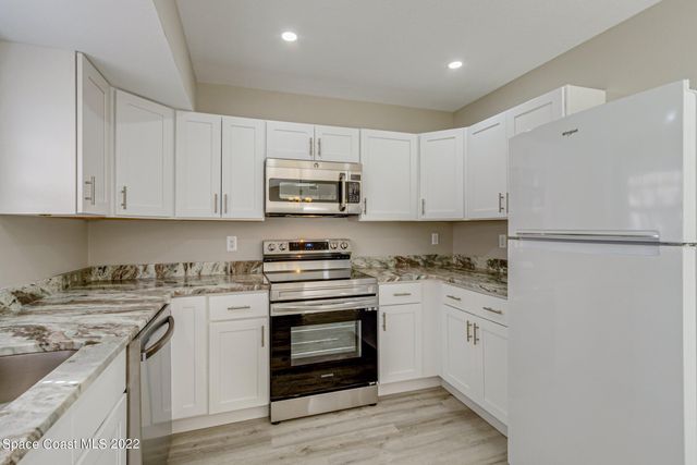 201 Jefferson Avenue NW, Palm Bay, FL 32907