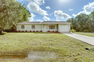 201 Jefferson Avenue NW, Palm Bay, FL 32907