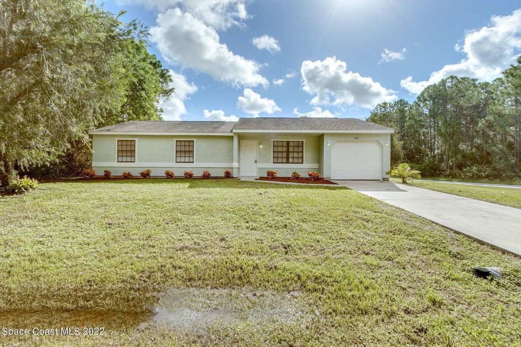 201 Jefferson Avenue NW, Palm Bay, FL 32907