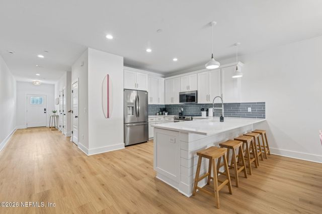 923 2ND Avenue S, Jacksonville Beach, FL 32250