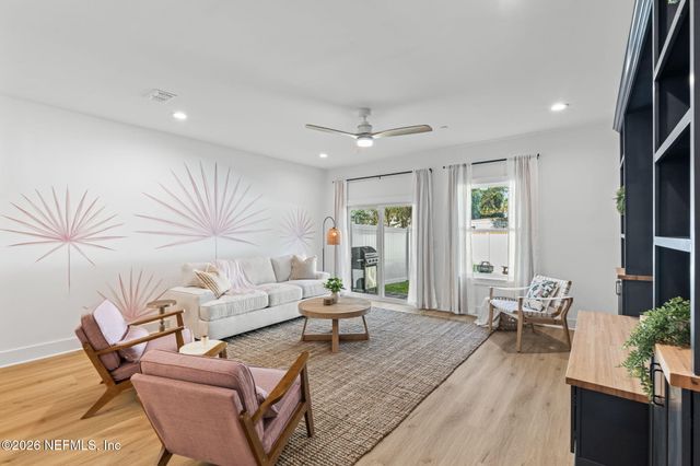 923 2ND Avenue S, Jacksonville Beach, FL 32250