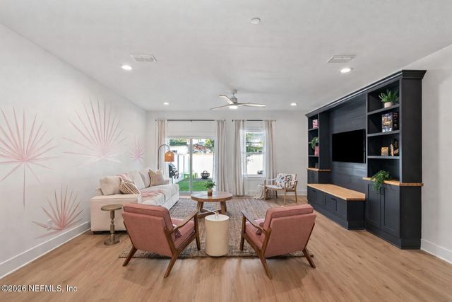 923 2ND Avenue S, Jacksonville Beach, FL 32250