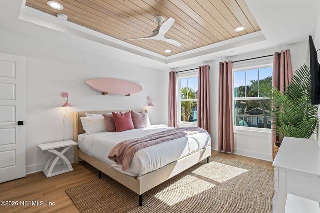 923 2ND Avenue S, Jacksonville Beach, FL 32250