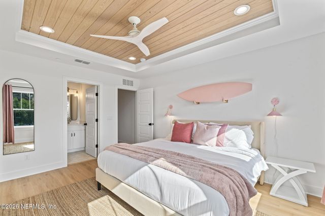 923 2ND Avenue S, Jacksonville Beach, FL 32250