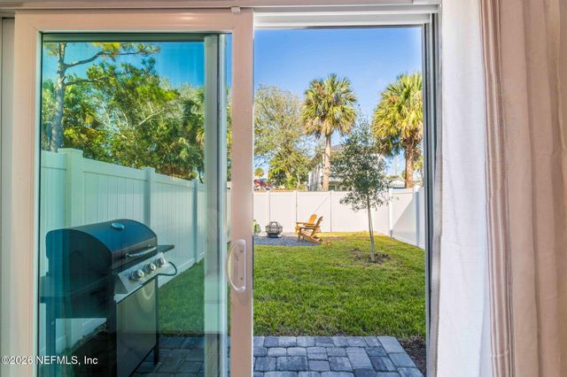 923 2ND Avenue S, Jacksonville Beach, FL 32250