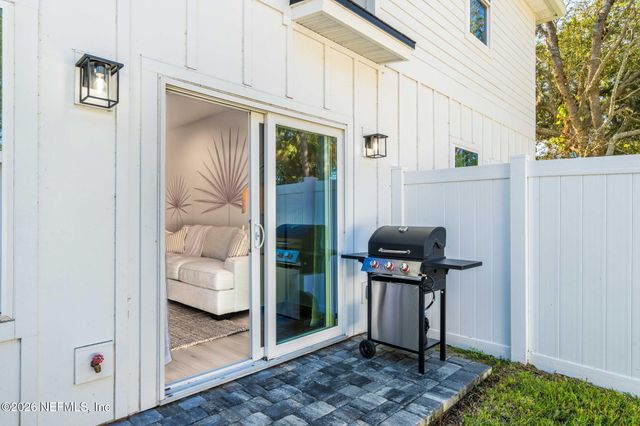 923 2ND Avenue S, Jacksonville Beach, FL 32250