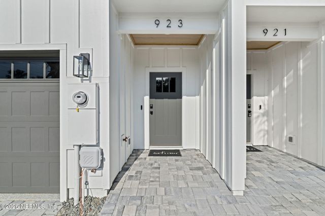 923 2ND Avenue S, Jacksonville Beach, FL 32250