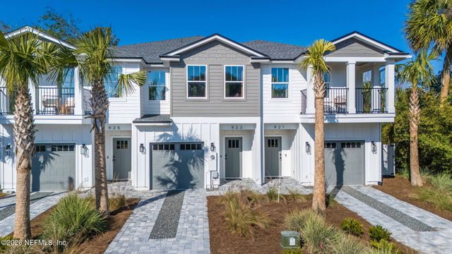923 2ND Avenue S, Jacksonville Beach, FL 32250