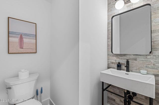 923 2ND Avenue S, Jacksonville Beach, FL 32250