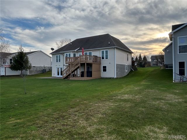 6180 Lillypond Way, Ontario, NY 14519