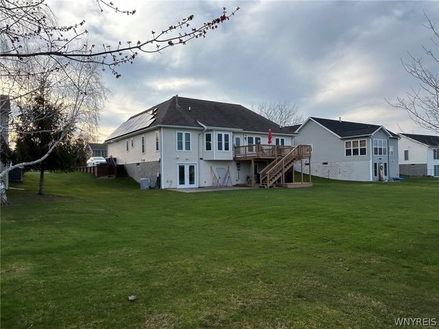6180 Lillypond Way, Ontario, NY 14519