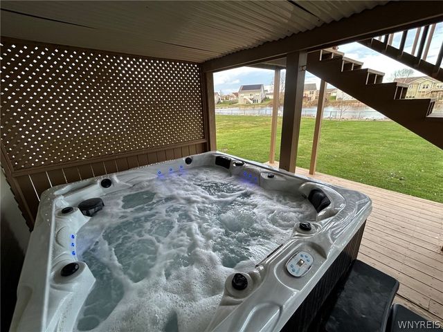 6180 Lillypond Way, Ontario, NY 14519