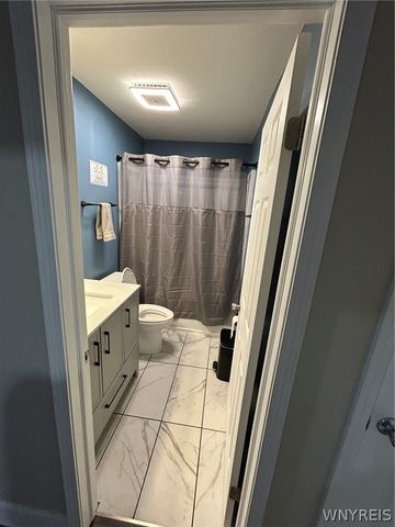 6180 Lillypond Way, Ontario, NY 14519