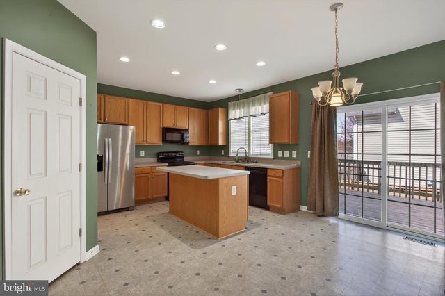 4 TURNER CT, Berryville, VA 22611