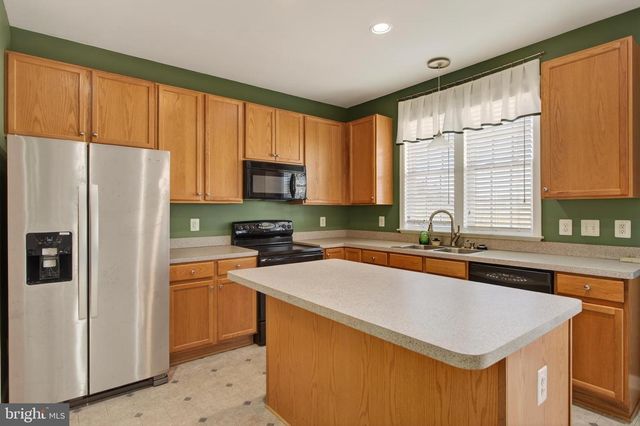 4 TURNER CT, Berryville, VA 22611