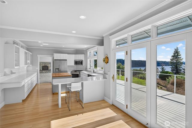 8651 Turners Bay Place, Anacortes, WA 98221