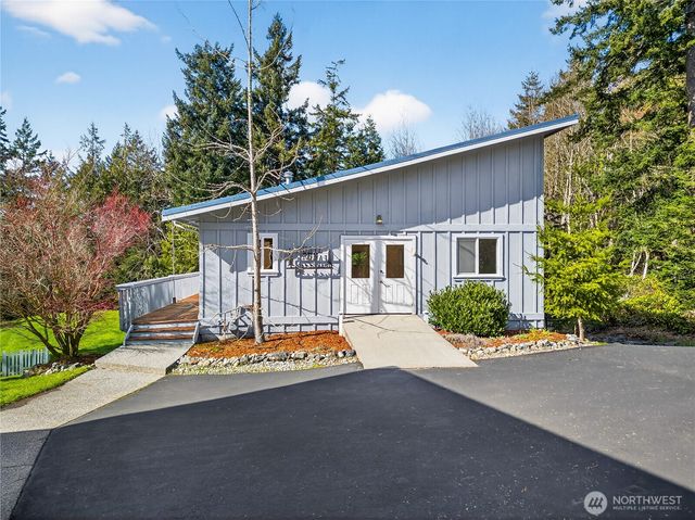 8651 Turners Bay Place, Anacortes, WA 98221